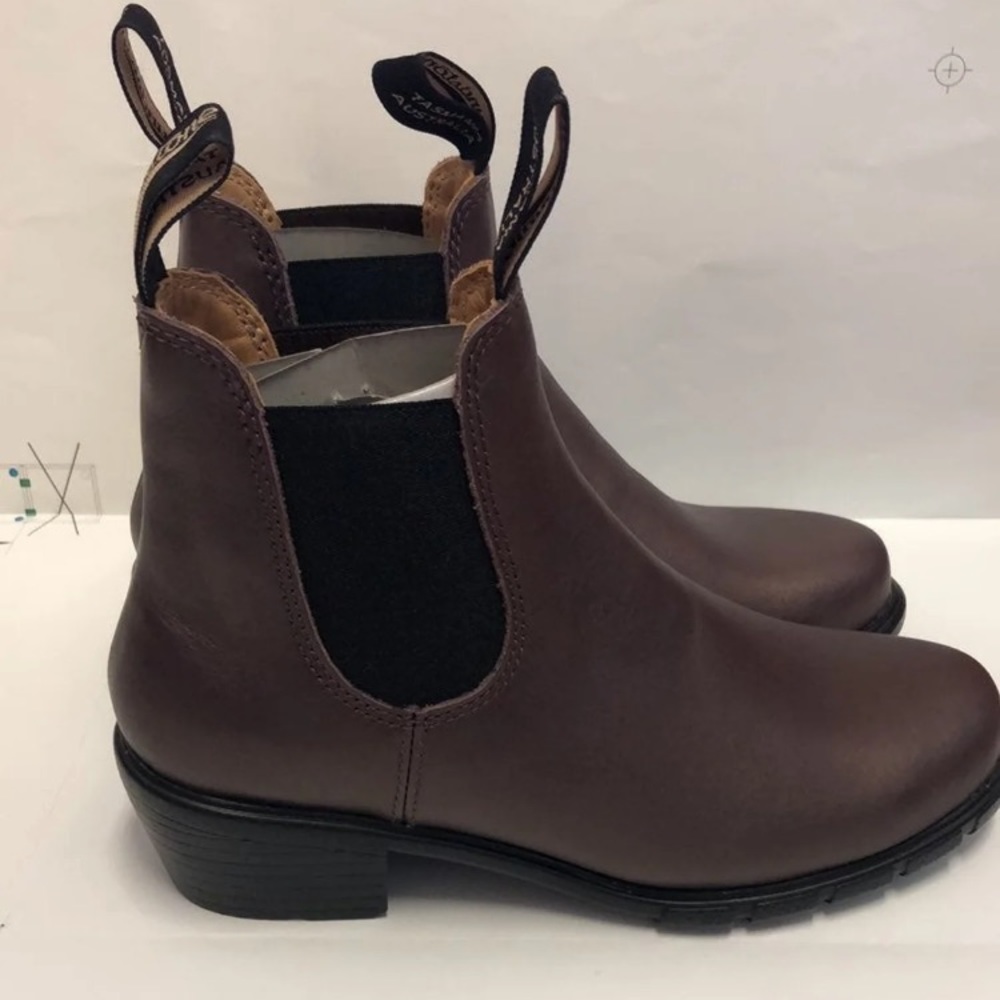 Metric bronze Blundstone heeled ankle boots- NWT
